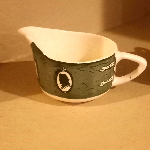 Vintage-Colonial Homestead by Royal. Handled Sugar Bowl with Lid & Creamer - Picture 6 of 12